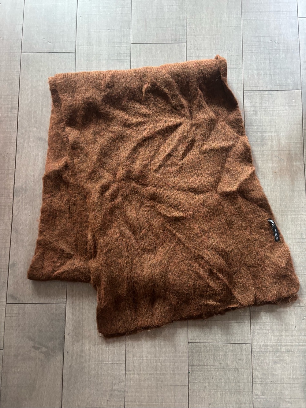 ♠️5/$25♠️Zara Rust-Brown Fuzzy Thick Knit Scarf - Picture 2 of 3